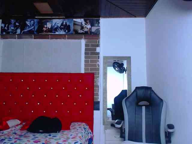 KrissSweetBoobs webcam