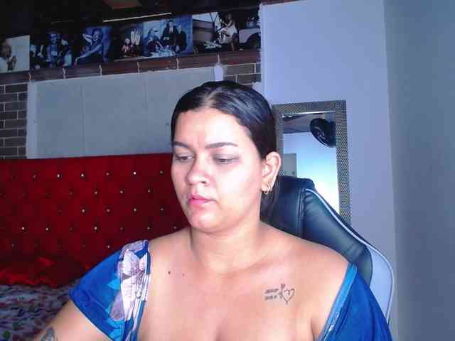 KrissSweetBoobs webcam