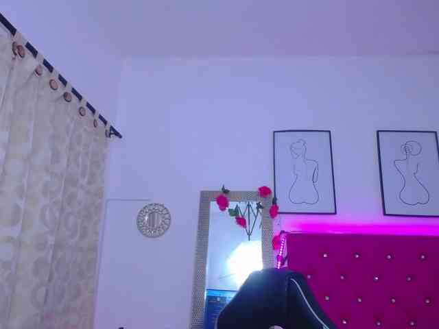 KrissSweetBoobs webcam