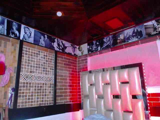 KrissSweetBoobs Live Webcam on BongaCams