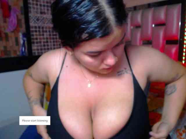 KrissSweetBoobs webcam
