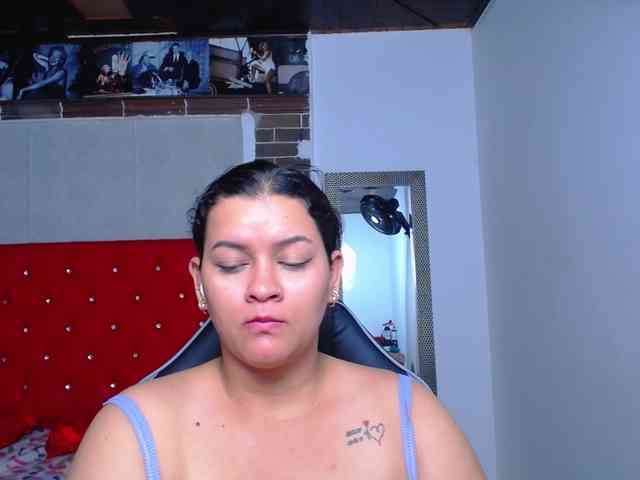 KrissSweetBoobs webcam
