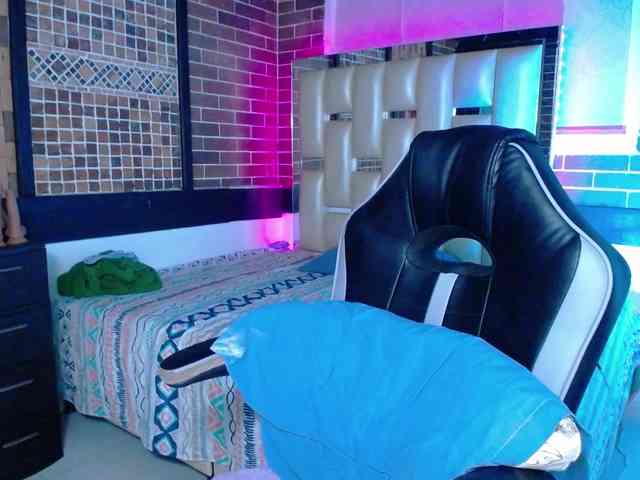 KrissSweetBoobs webcam