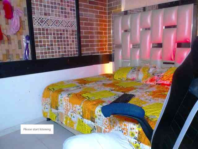 KrissSweetBoobs webcam