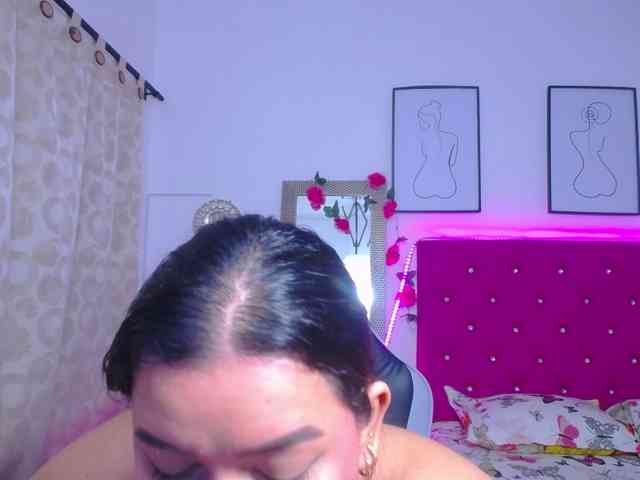 KrissSweetBoobs webcam
