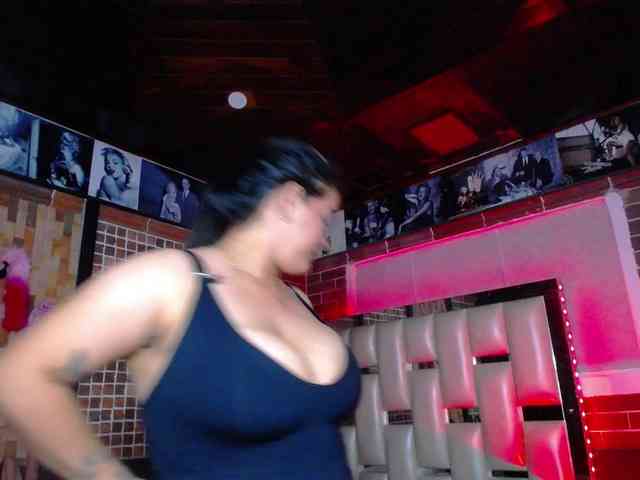 KrissSweetBoobs webcam