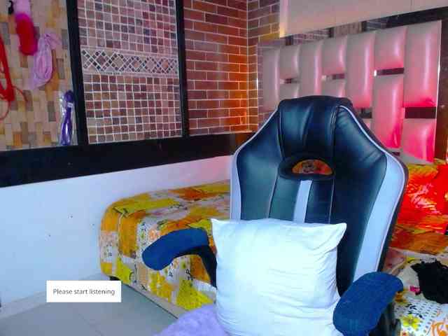 KrissSweetBoobs webcam