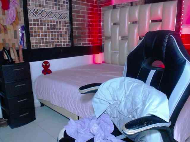 KrissSweetBoobs webcam