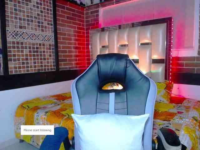 KrissSweetBoobs Live Webcam on BongaCams