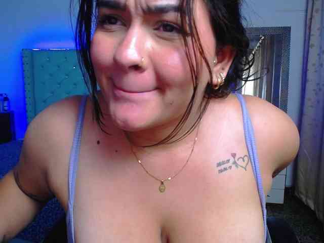 KrissSweetBoobs Live Webcam on BongaCams