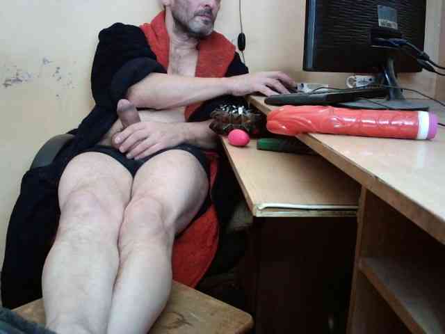 HugeFanny HugeFanny