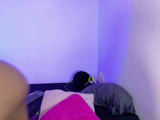 KetraWestt webcam