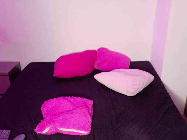 KetraWestt webcam