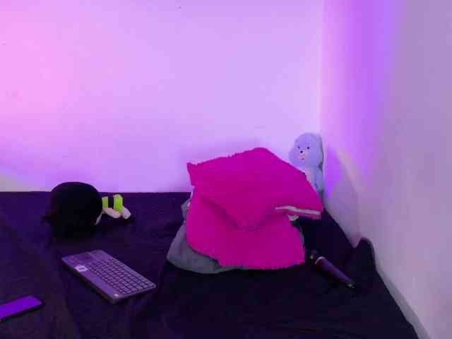 KetraWestt webcam