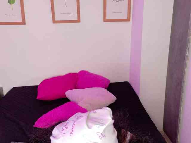 KetraWestt webcam