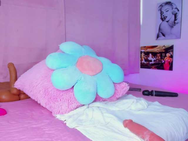 ariana111 webcam bongacams model stream image