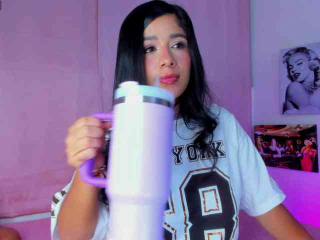 ariana111 webcam