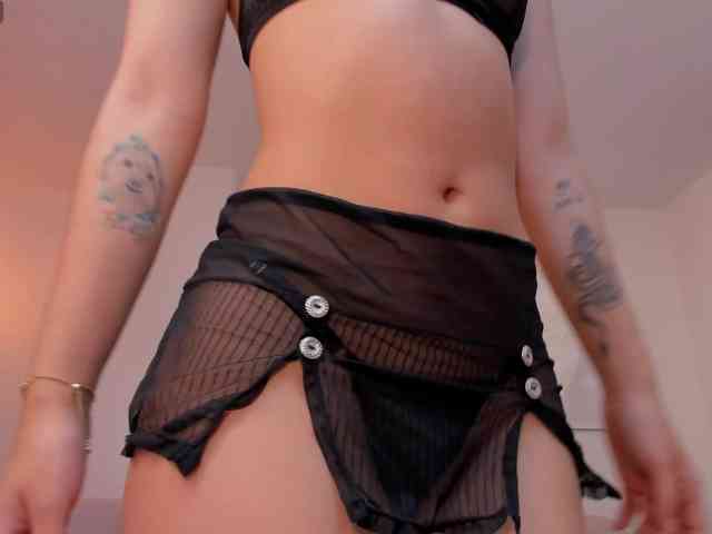 EllieScott webcam