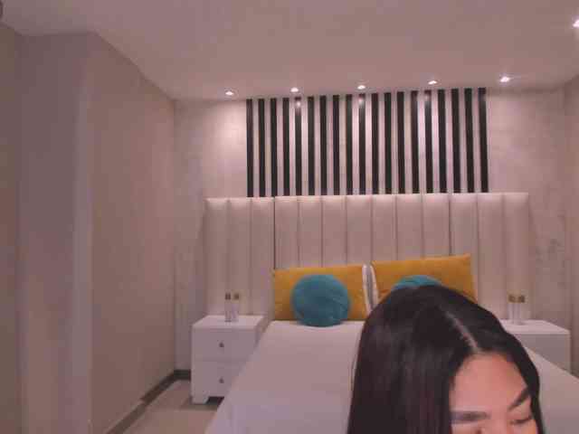 EllieScott webcam