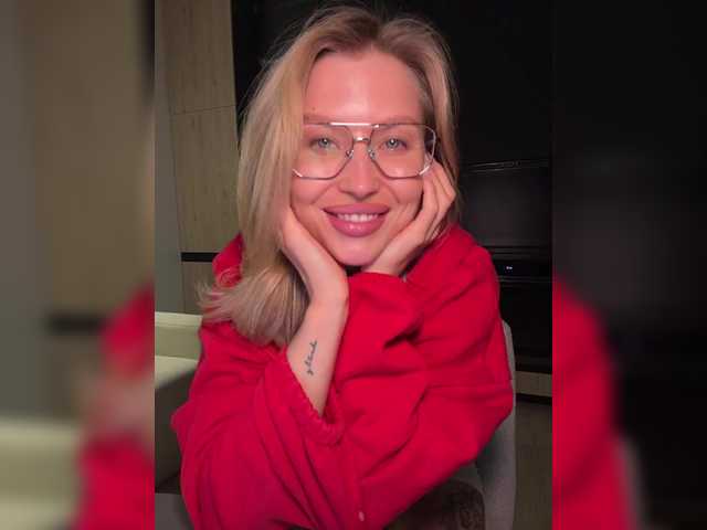 sweetpeach77's BongaCams show and profile