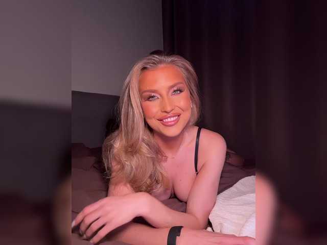 sweetpeach77's BongaCams show and profile