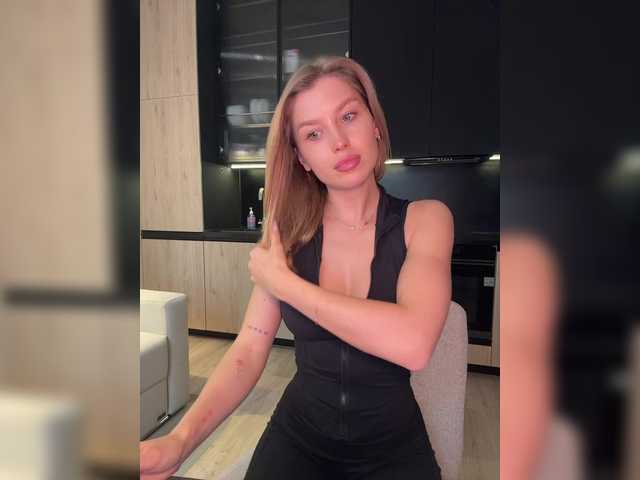 sweetpeach77's BongaCams show and profile