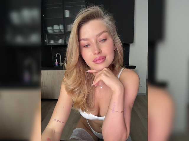 sweetpeach77's BongaCams show and profile