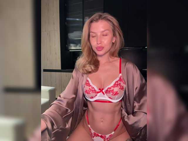 sweetpeach77's BongaCams show and profile