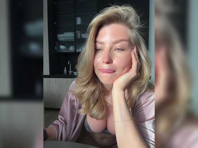 sweetpeach77's BongaCams show and profile