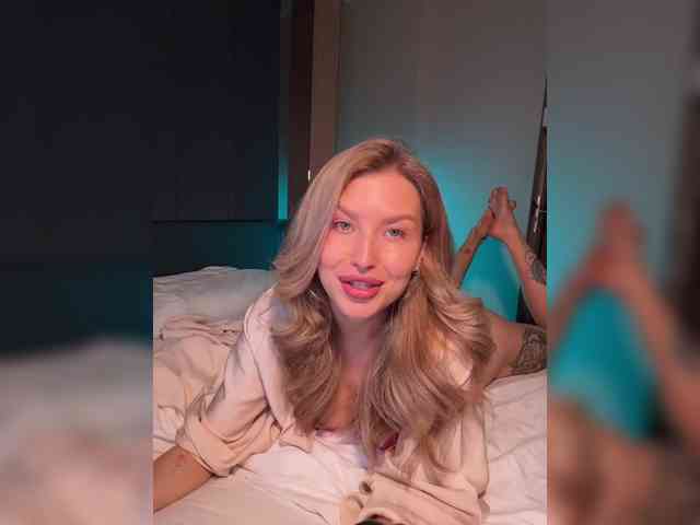 sweetpeach77 Live Webcam on BongaCams