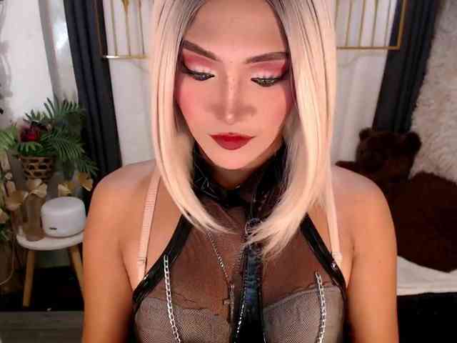 QueenMajesty Live Webcam on BongaCams