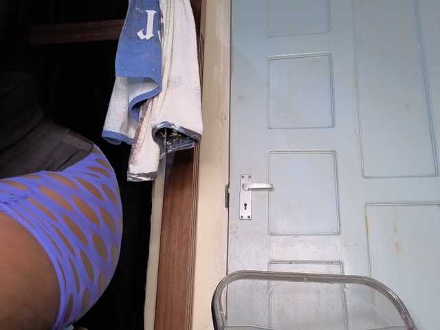 bigzonroe24's BongaCams show and profile