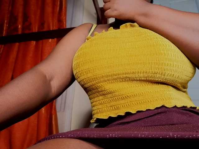 bigzonroe24's BongaCams show and profile