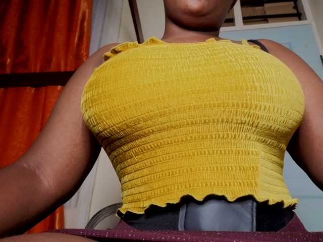 bigzonroe24's BongaCams show and profile