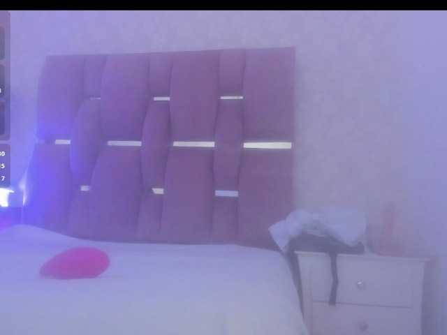 VayoLeen webcam bongacams model stream image