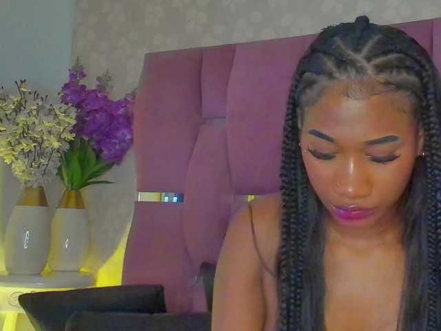 VayoLeen's BongaCams show and profile