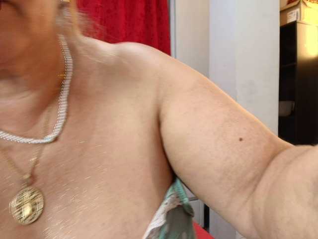 girl-amada's BongaCams show and profile