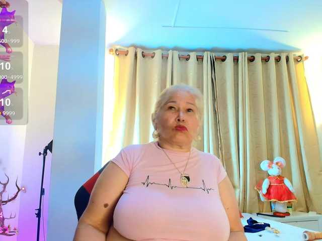 go to chat with girl-amada