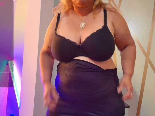 girl-amada's BongaCams show and profile