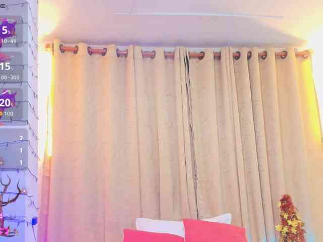 girl-amada Live Webcam on {site_name}