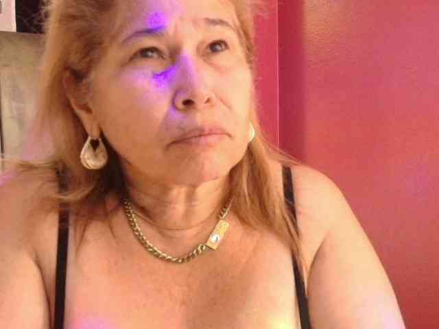 girl-amada Live Webcam on BongaCams