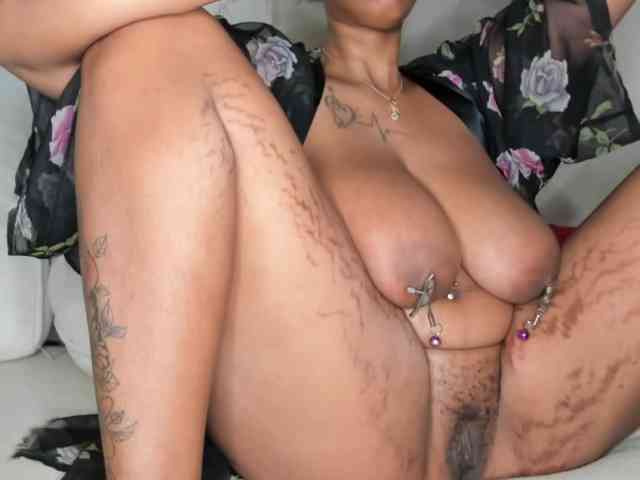 bigboobsh Live Webcam on BongaCams