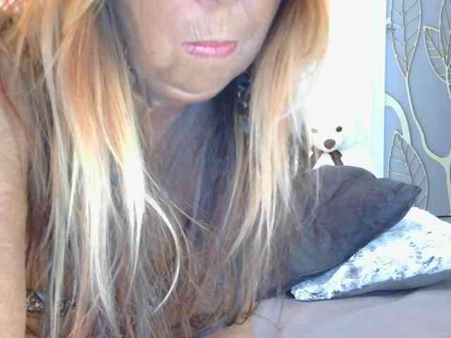 STEFANIA44 Live Webcam on BongaCams