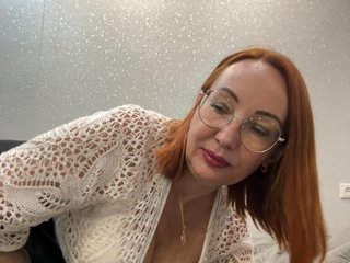 Pink-Lips Porn Show