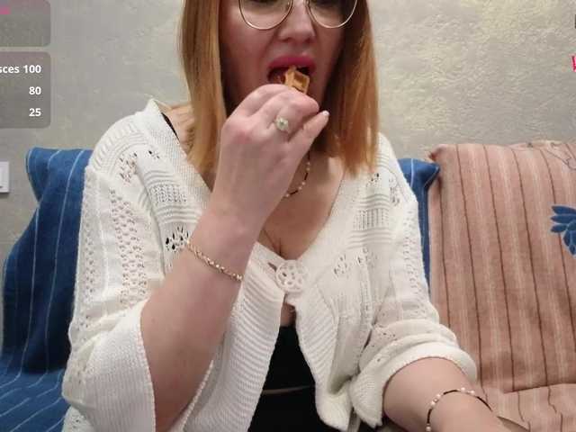 Pink-Lips's BongaCams show and profile