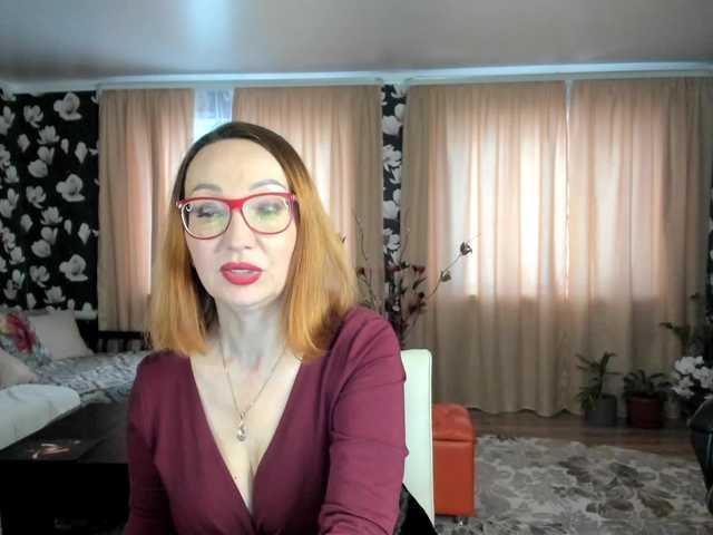  Pink-Lips chat room