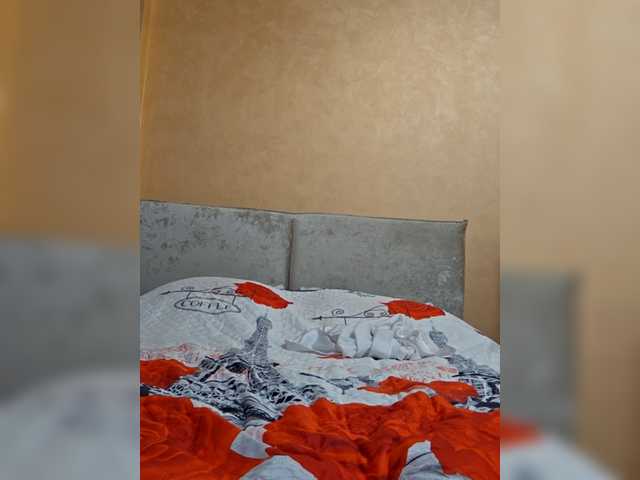 Pink-Lips's BongaCams show and profile