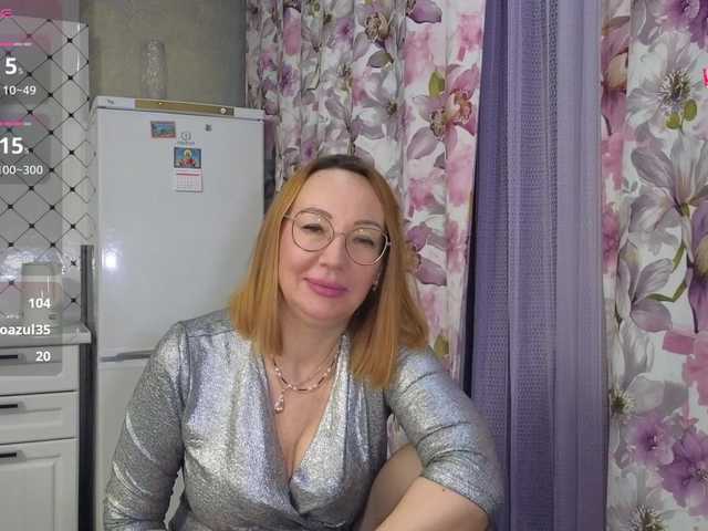 Pink-Lips's BongaCams show and profile