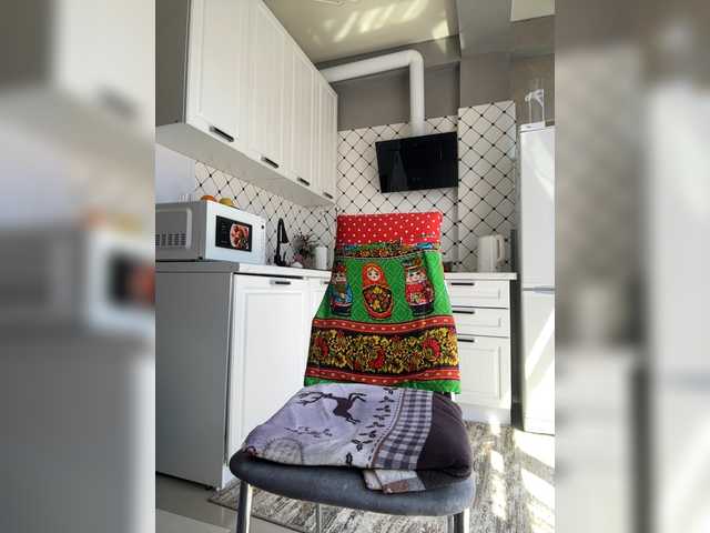 Pink-Lips's BongaCams show and profile