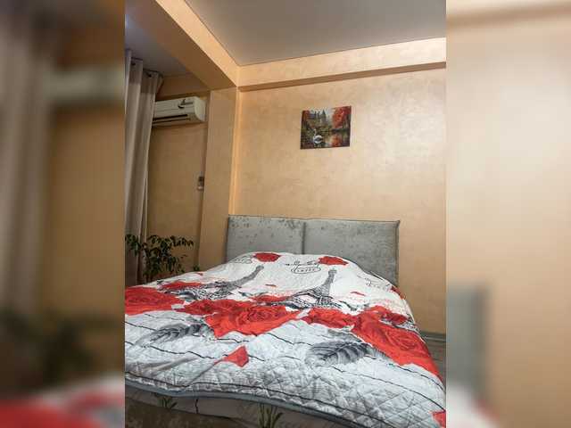 Pink-Lips's BongaCams show and profile